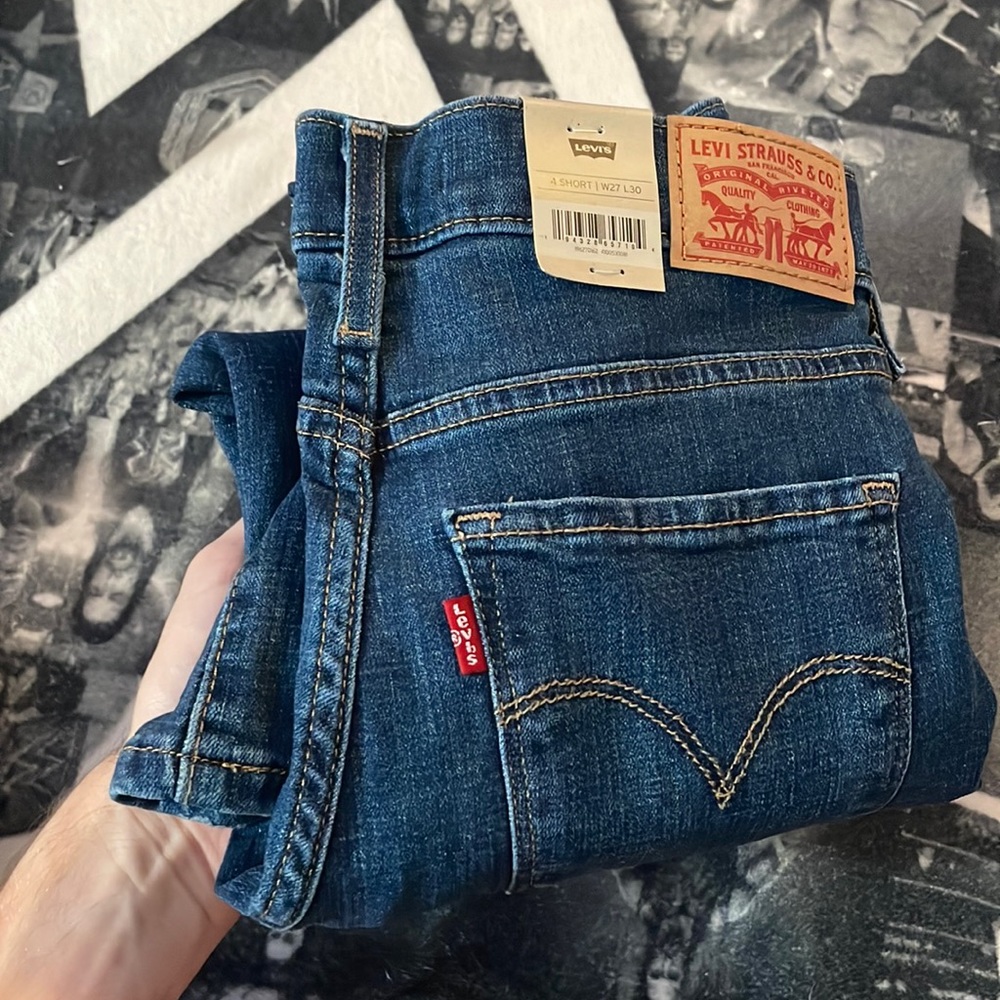 Levi’s 312 Shaping Slim Jeans - 4 Short/W27 L30